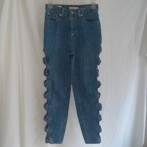 Levi's Premium High Rise Mom Jean Bow Tie Detail size 25